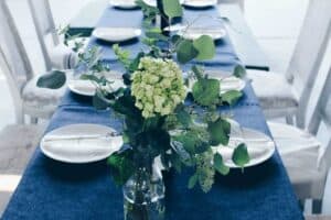 A vase of flowers on a table