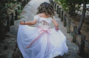 How Junior Bridesmaids Should Choose the Best Wedding Dress