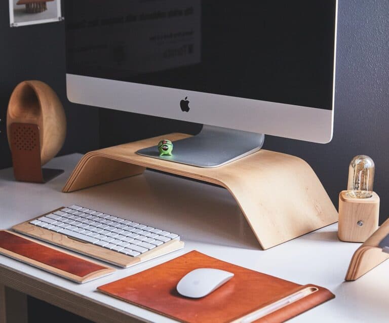 turned off silver imac