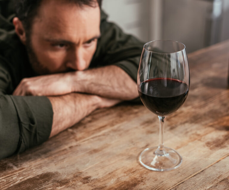 How Alcohol Makes You Depressed and Anxious