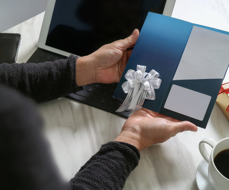 How to Make Your Online Group Gift Card Stand Out