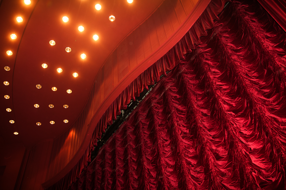 Get the Right Types of Theater Curtains