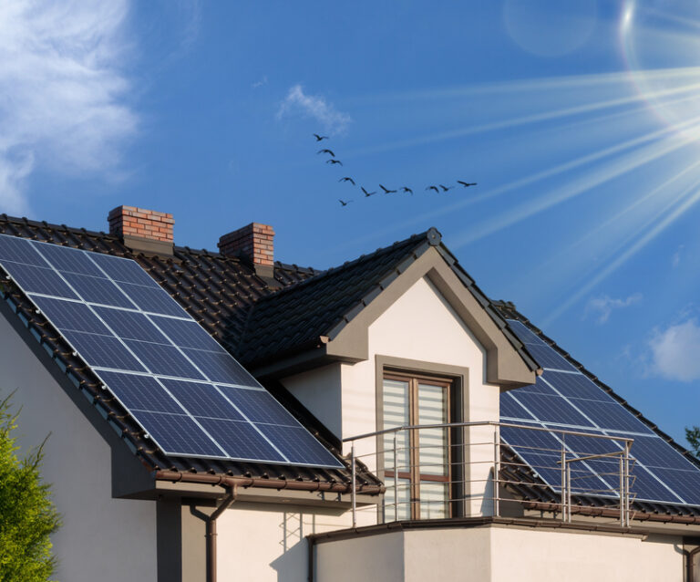 Benefits of Upgrading to a Hybrid Solar Inverter