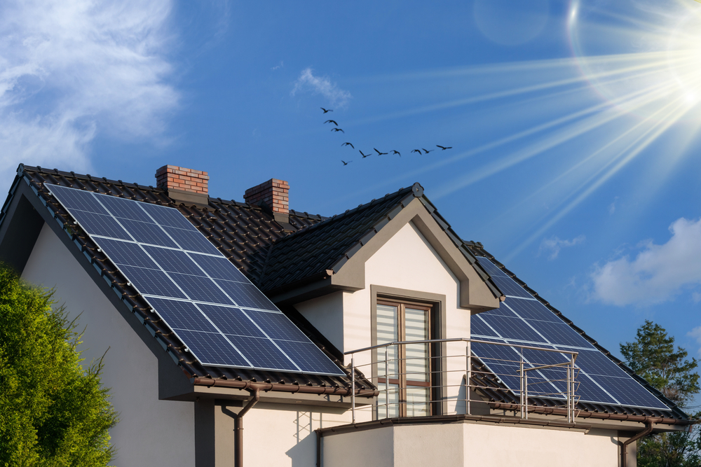 Benefits of Upgrading to a Hybrid Solar Inverter