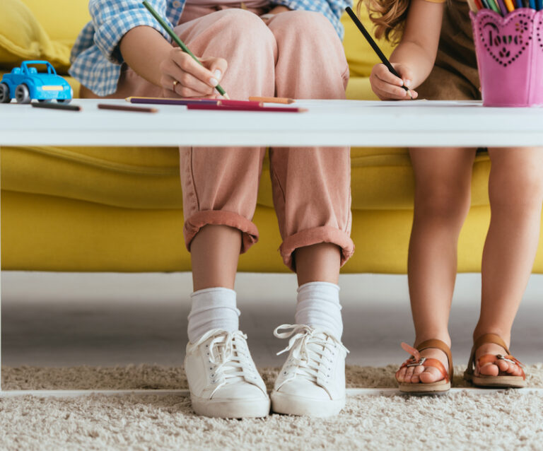How To Navigate Meeting & Bonding With A New Friend's Children