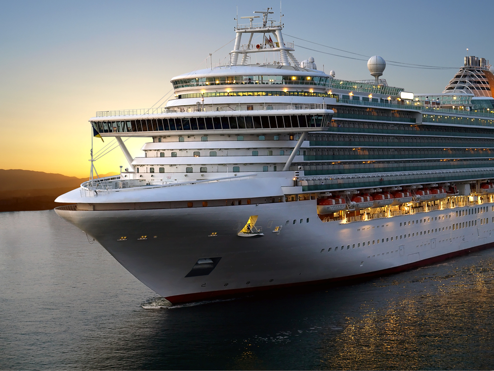 Enhancing Holiday Cruises with Festive Stays