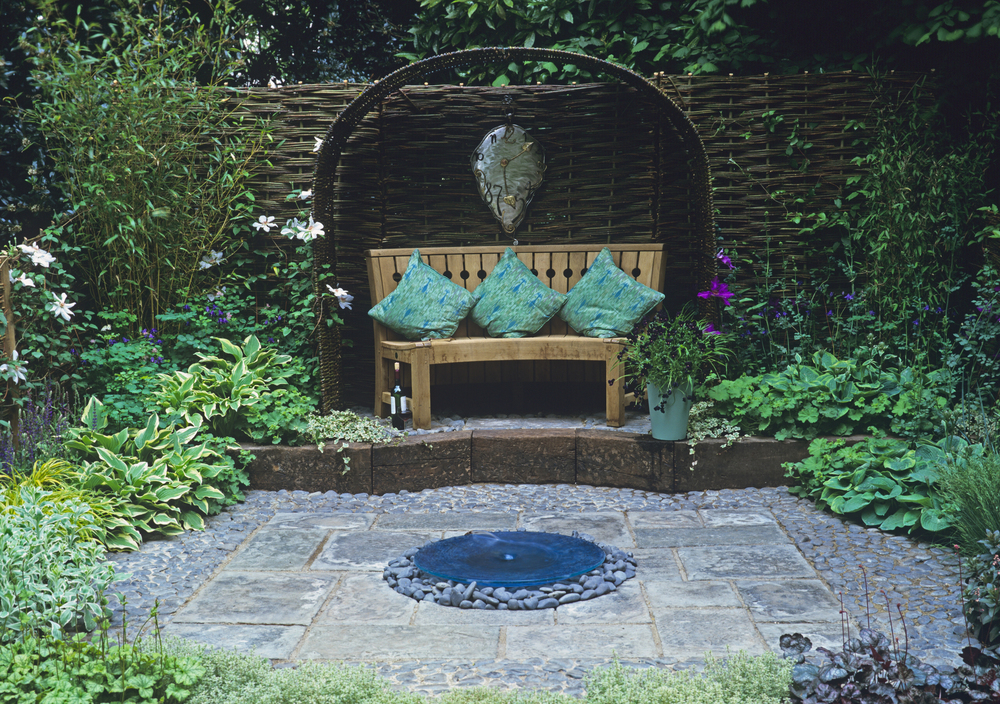 Modern Outdoor Benches: Stylish Solutions for Small Gardens