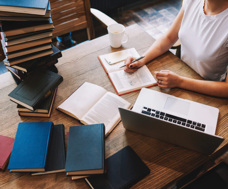 8 Best Reviewed Online Universities Around the World in 2025