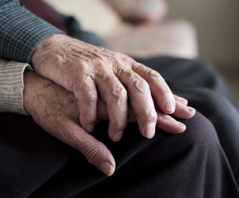 How to Help Aging Parents Manage Their Finances Effectively