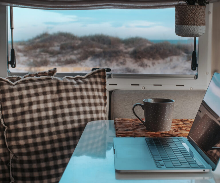 Ready for a Career Change? Here's 7 Reasons to Become a Digital Nomad