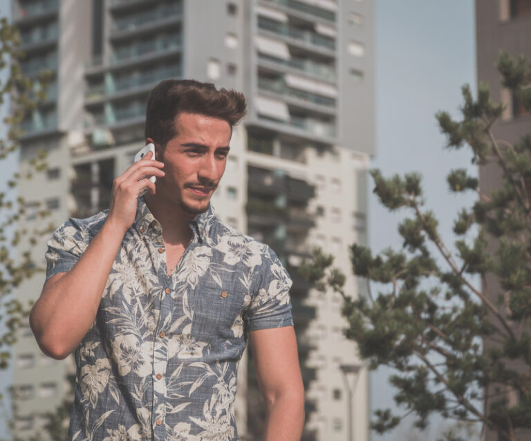 How to Choose the Perfect Short-Sleeve Shirt for Summer Comfort