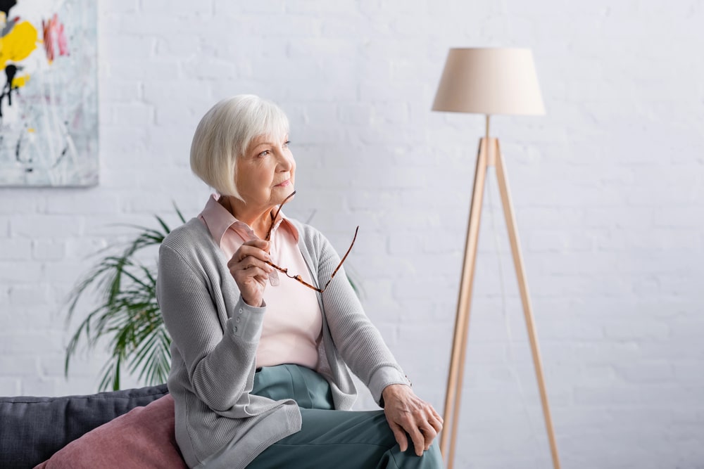 When should leg vibrations in elderly people be a cause for concern?